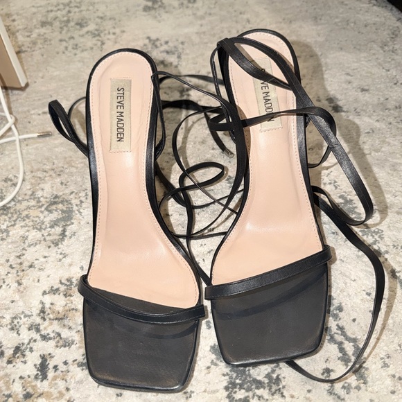 Steve Madden Black Strappy Heels 6inches - Picture 4 of 8